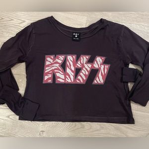 DAY Boutique KISS long sleeve shirt